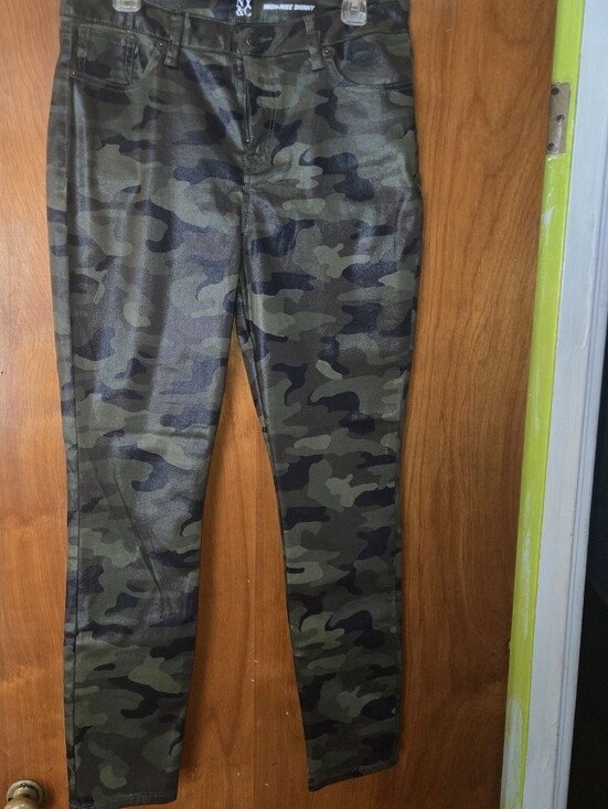 New York & Company Pants - New York & Company Women's Skinny Camo Pants - Green/Black
